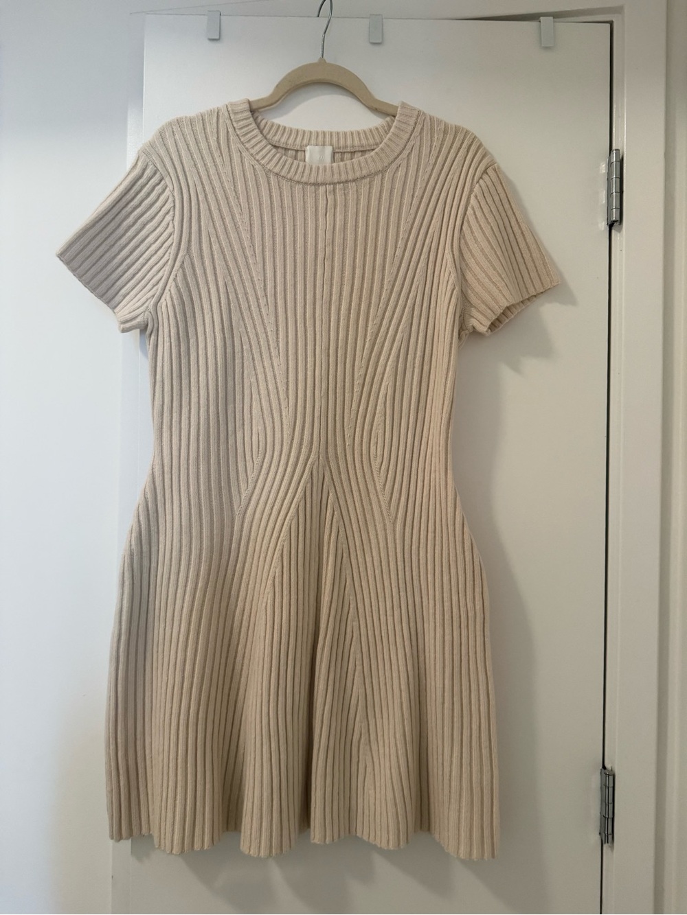 H&M cream Knit Short-Sleeve Dress. NWT